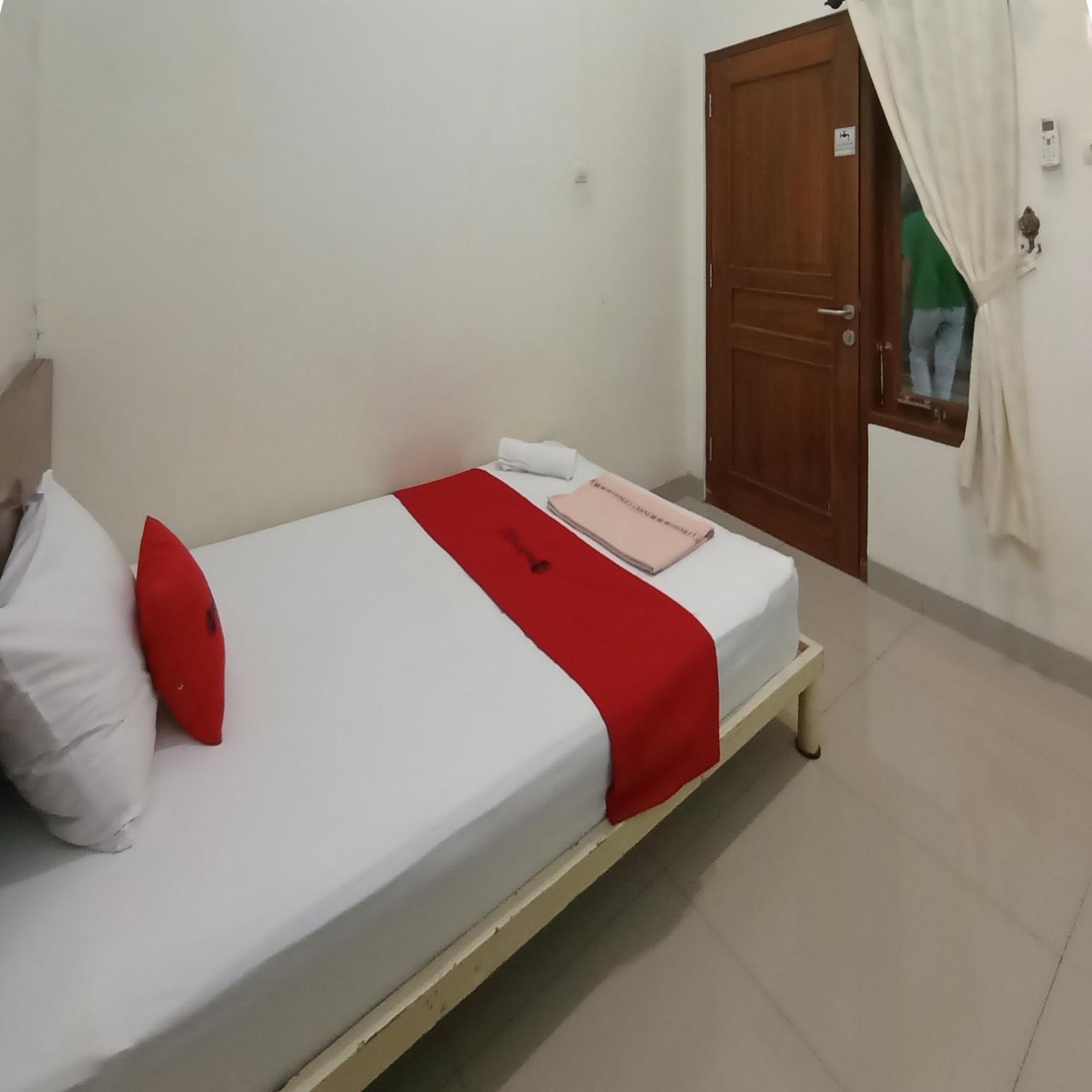 Reddoorz At Syariah House Purwokerto Hotel ภายนอก รูปภาพ