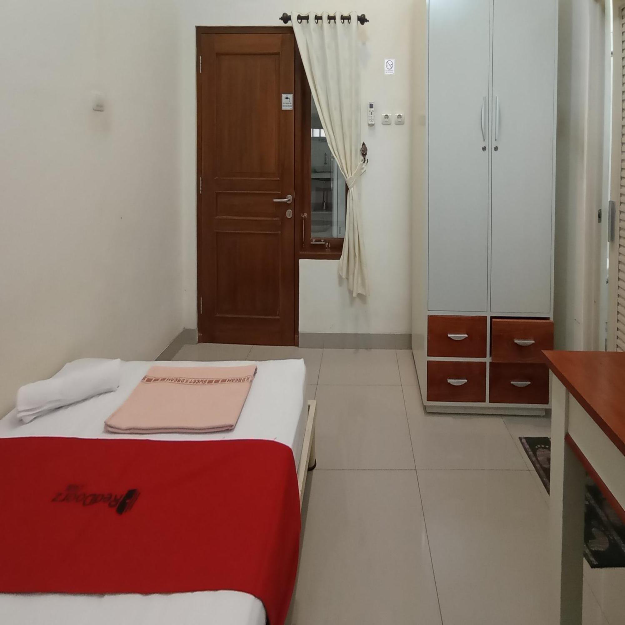 Reddoorz At Syariah House Purwokerto Hotel ภายนอก รูปภาพ