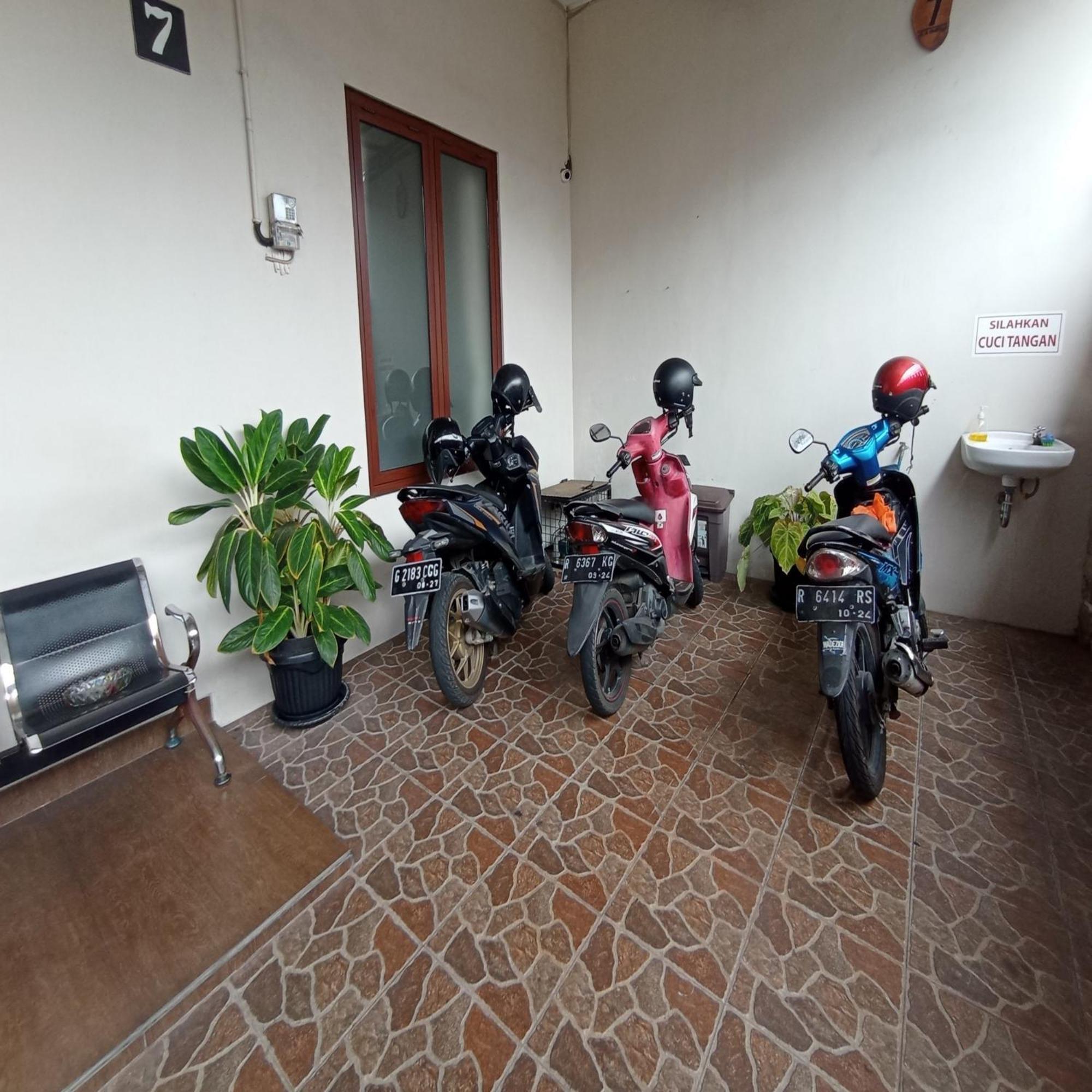 Reddoorz At Syariah House Purwokerto Hotel ภายนอก รูปภาพ