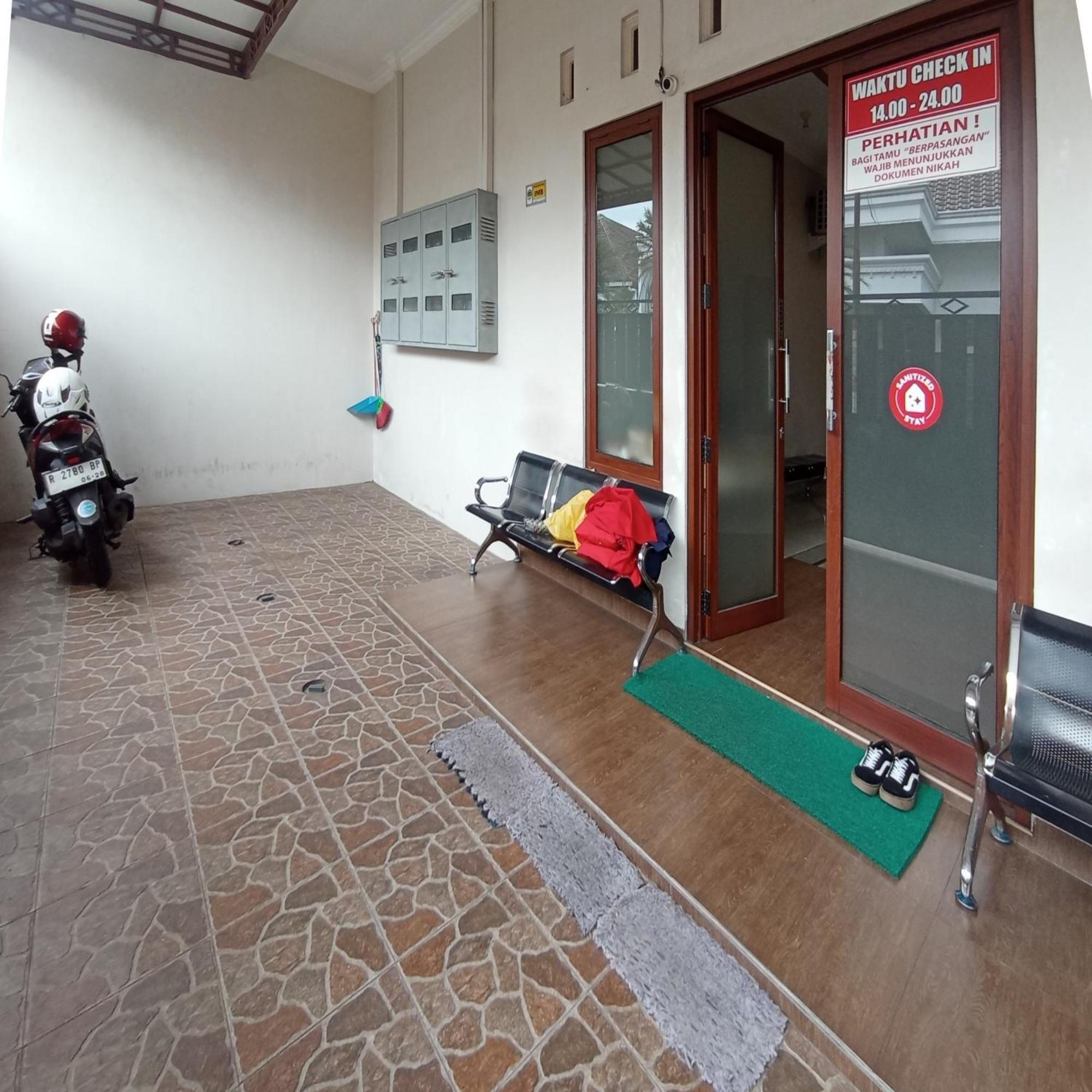 Reddoorz At Syariah House Purwokerto Hotel ภายนอก รูปภาพ