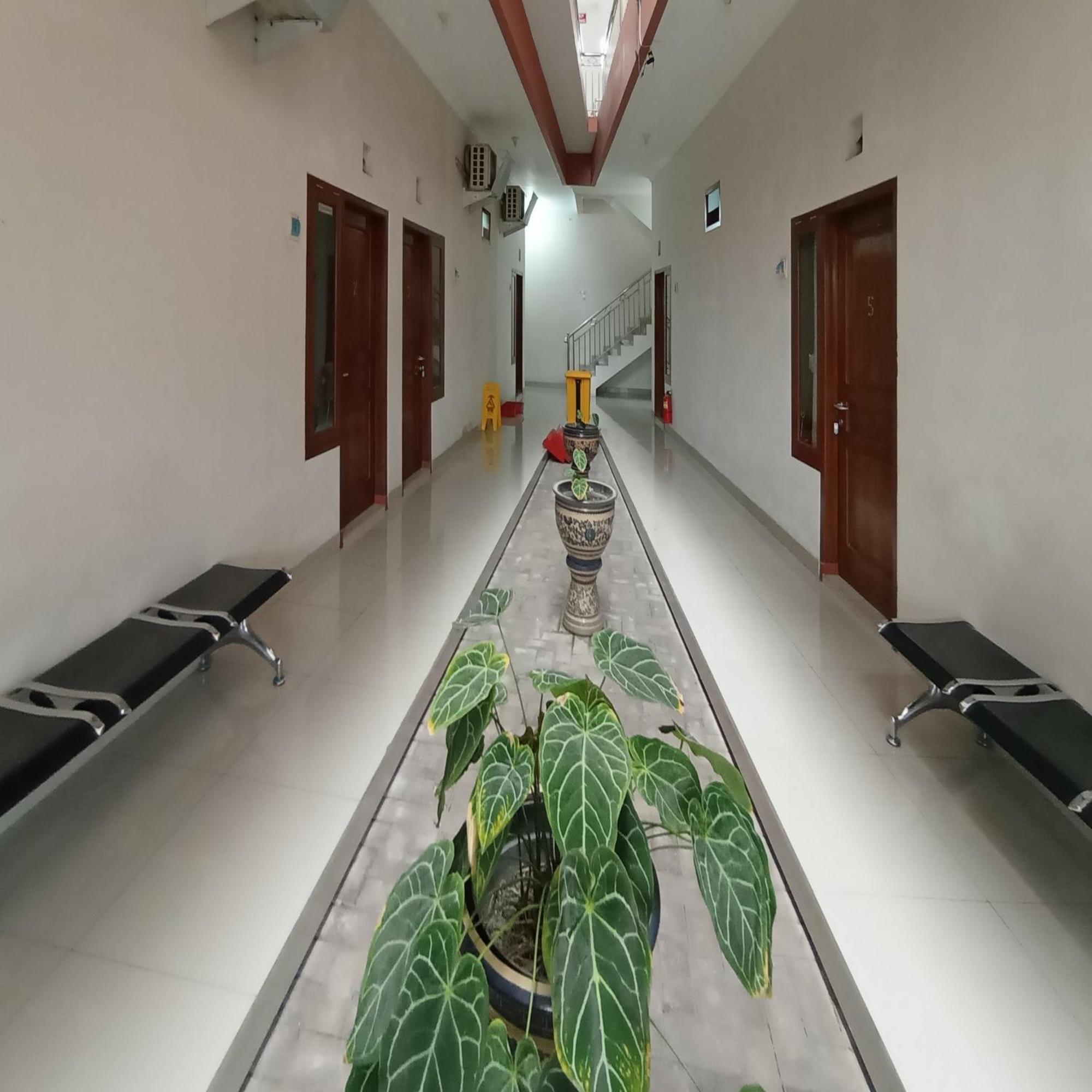 Reddoorz At Syariah House Purwokerto Hotel ภายนอก รูปภาพ