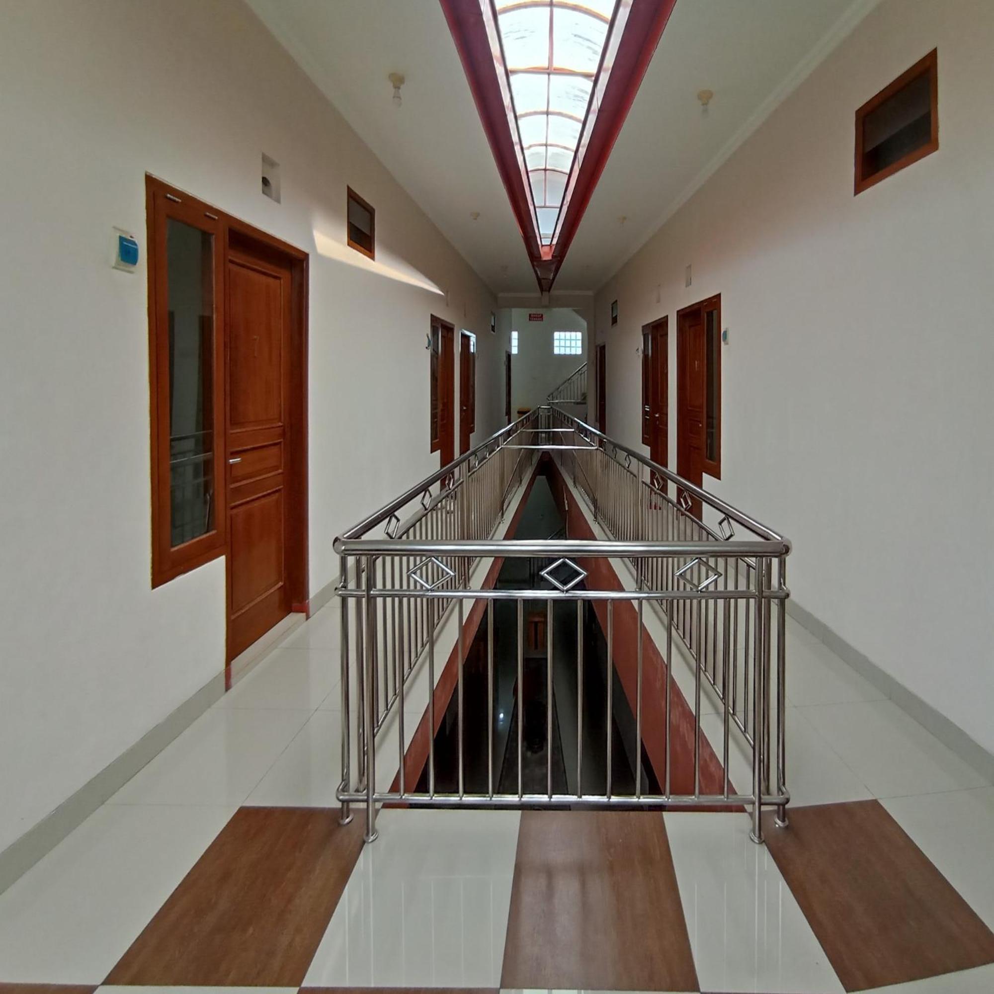Reddoorz At Syariah House Purwokerto Hotel ภายนอก รูปภาพ